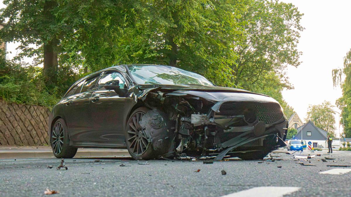 Illegal street race in Schleswig: Mercedes overturns