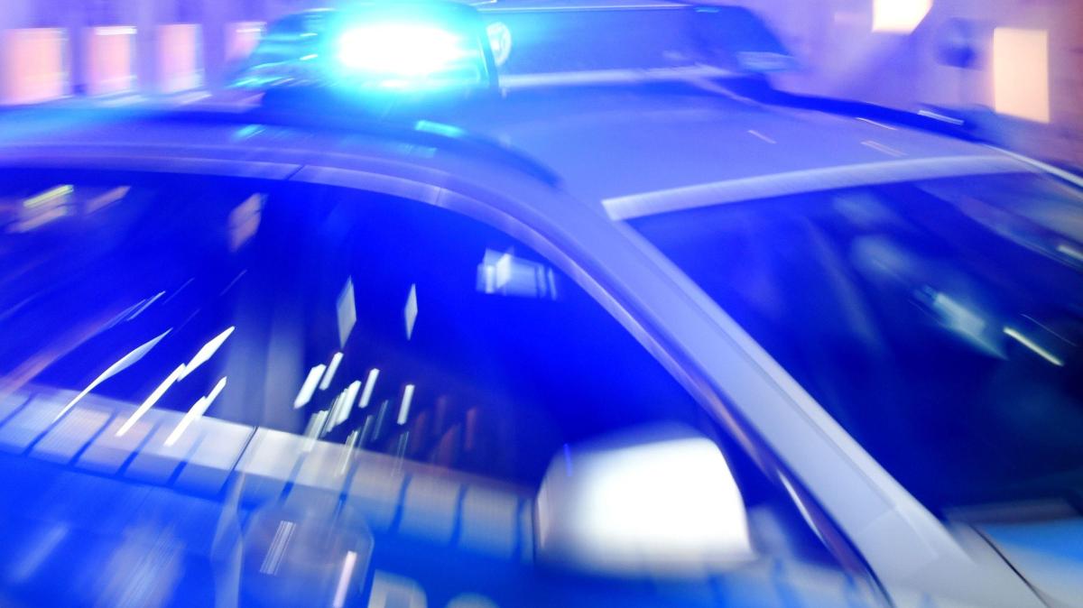 Unfall-im-Vorbeifahren-in-Ibbenb-ren-Lkw-verletzt-Fahrerin-und-flieht