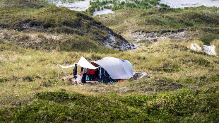over the car tent OVS TMON Hardshell Roof Top Category:Packtaschen_2022 Transmission:(Curved Gas Pedal) Manual quality stainless hinge hardware 100km + 2.000hm |