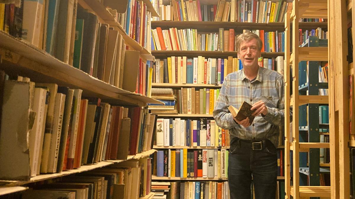 100.000 Bücher: Antiquar hütet Keller-Schatz in Eckernförde