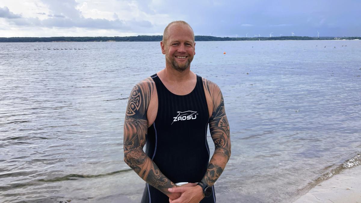 Kampfschwimmer aus Eckernförde schwimmt durch den Ärmelkanal