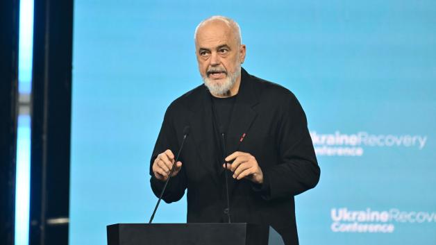 Die Demonstranten verlangen den Rücktritt von Regierungschef Edi Rama, der das Projekt in der Narta-Laguna bedingungslos zu unterstützen scheint. (Archivbild) Die Demonstranten verlangen den Rücktritt von Regierungschef Edi Rama, der das Projekt in der Narta-Laguna bedingungslos zu unterstützen scheint. (Archivbild)