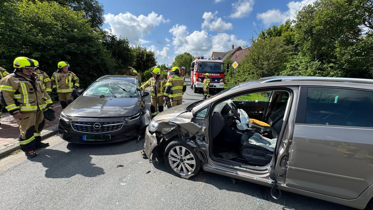 Accident in Critzum: Car veers into oncoming traffic - | 3 injured