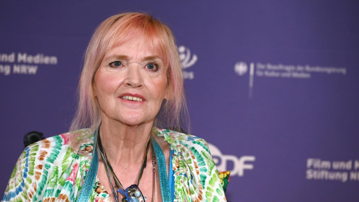 Nach Schlaganfall: Komikerin Gaby Köster stellt Pflege-Forderung an Politiker