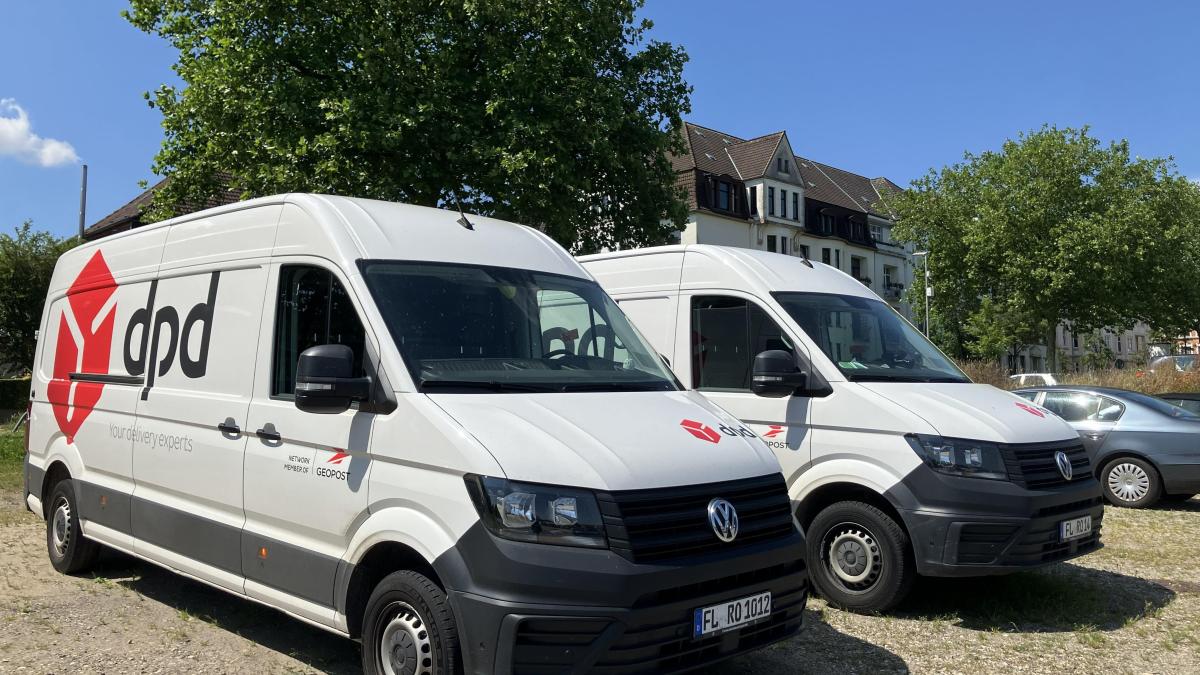Disused DPD vans at the Exe: Another suspicion of insolvency?