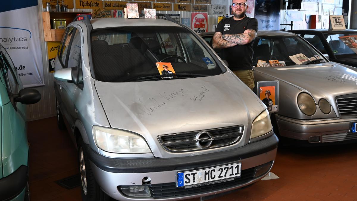 Lastrup: Mickie Krause's Opel & Gunter Gabriel's Benz