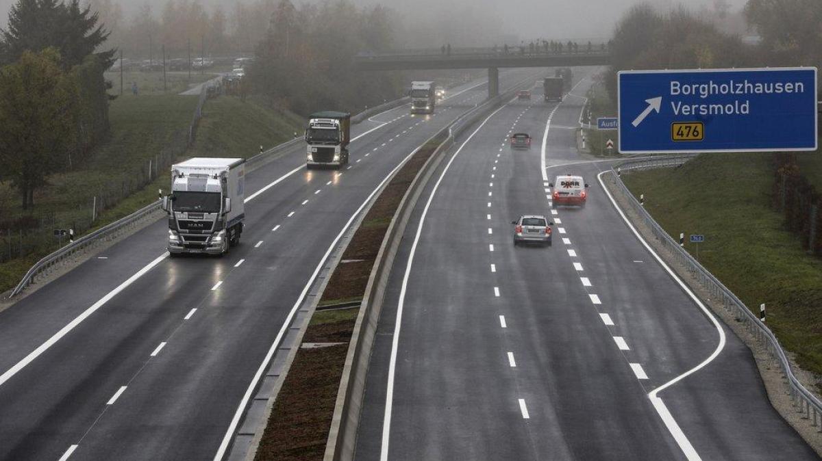 Steinwurf auf A33 bei Borgholzhausen trifft Familie aus Lotte