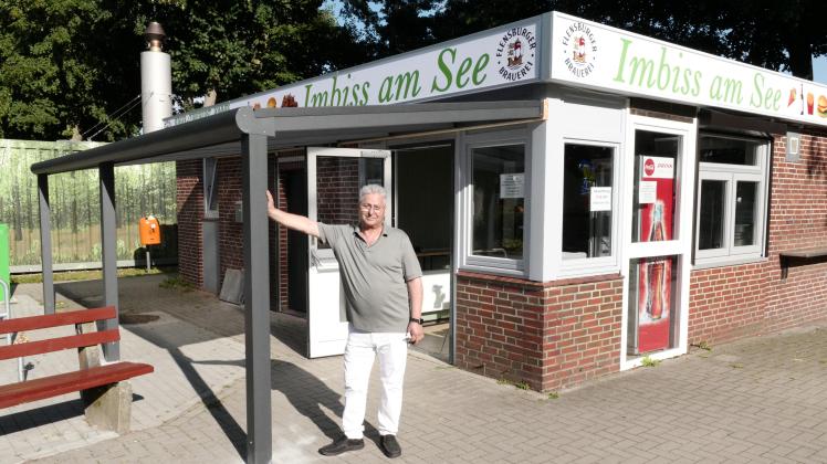 Faik Kokulug hat den Imbiss am See übernommen – und erstmalein halbes Jahr totalrenoviert. Ab diesen Samstag wird Barmstedt testen können, ob die stadtbesten Pommes ihrem Mythos wieder gerecht werden.