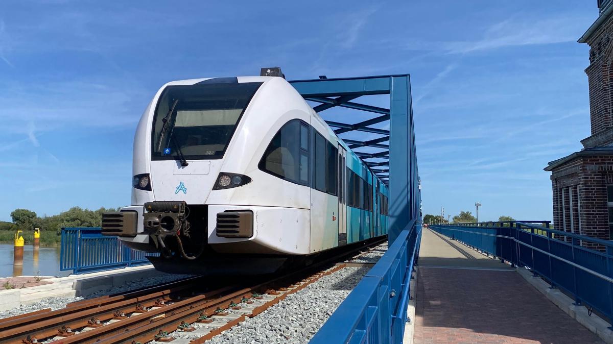 Arriva trains are running again across the Ems to Havarie
