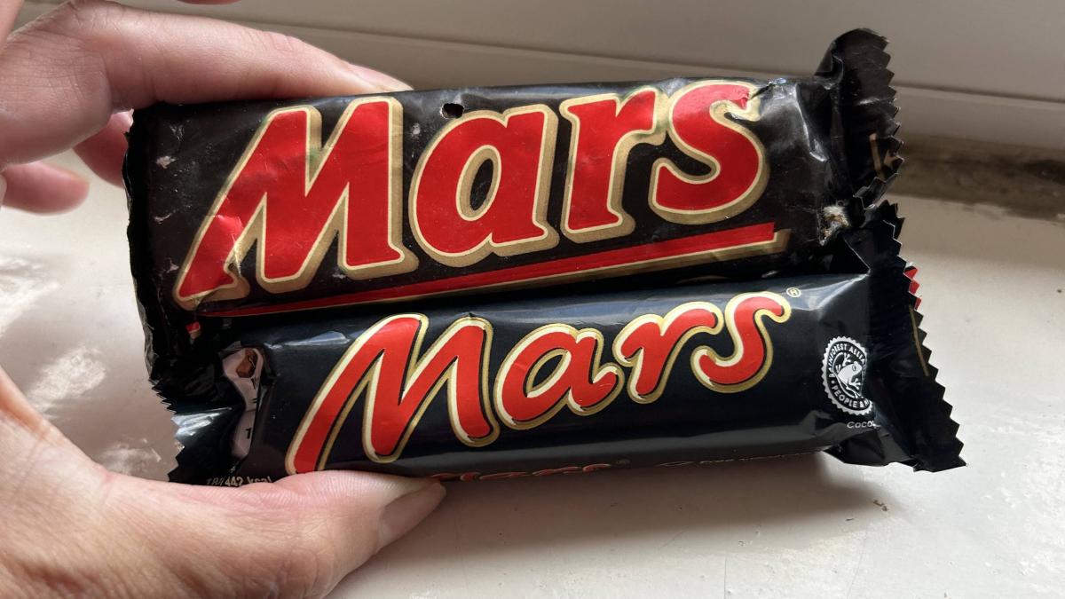 Shrinkage: A 35-year-old Mars bar compared