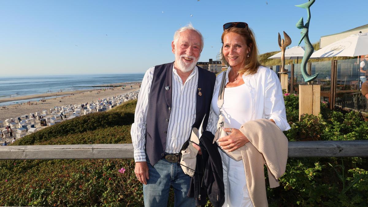 TV star on Sylt: Didi Hallervorden vacations at the Red Cliff