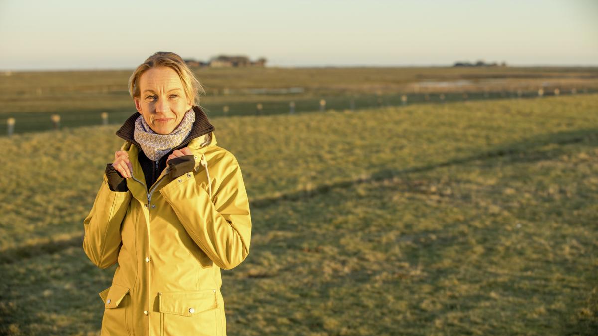 Storm surge on Hallig Hooge: Katja Just prepares for flooding
