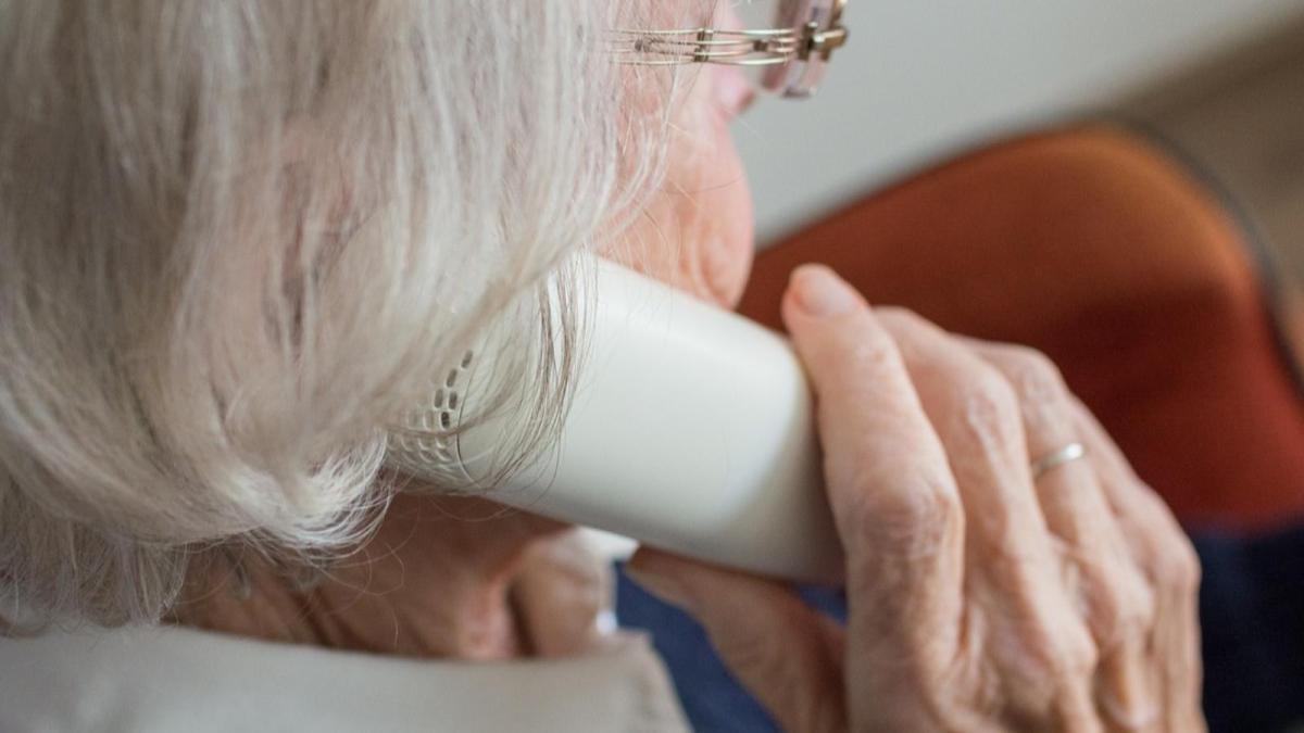 Schockanruf in Osnabrück: 83-Jährige gibt teuren Schmuck heraus