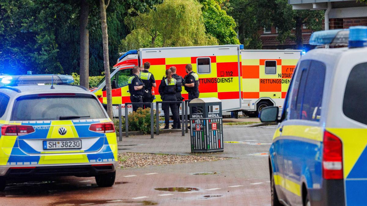 Brawl with knife involved in front of supermarket in Engelsby
