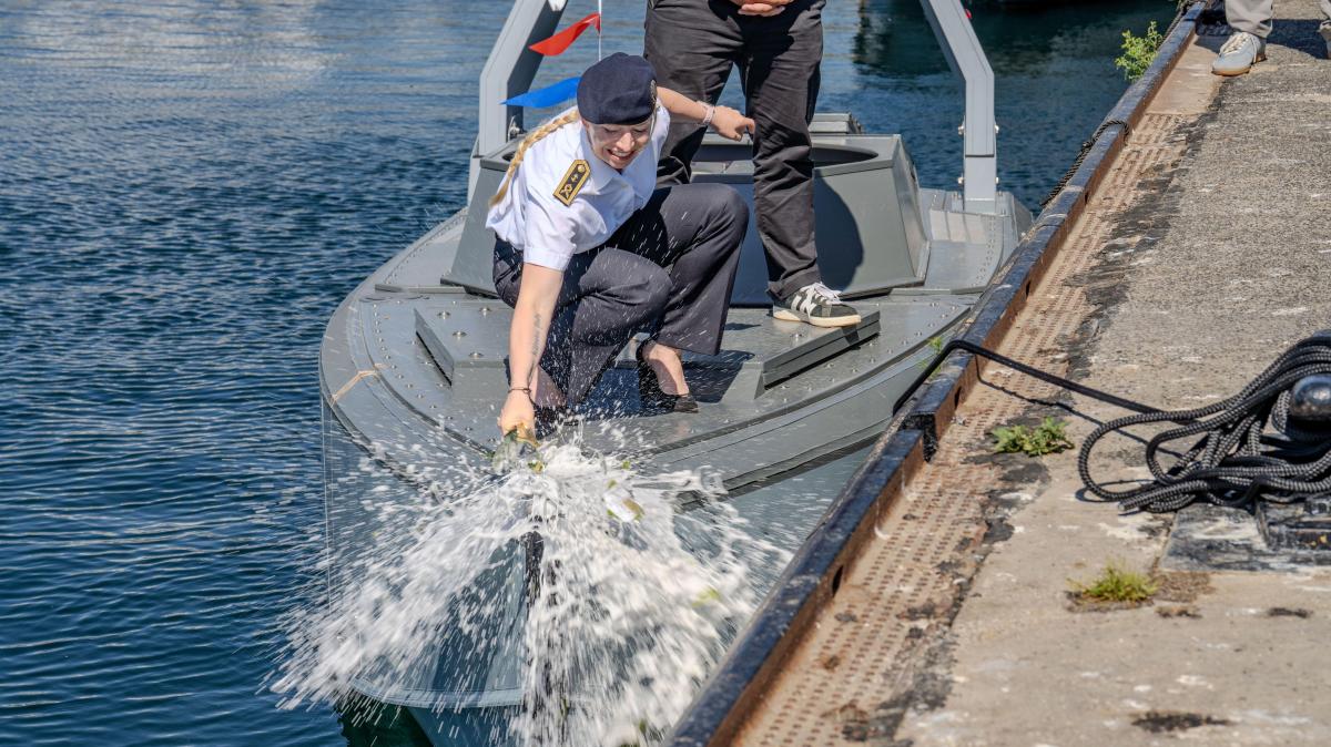 Navy in Eckernförde: German Armed Forces christen new drone