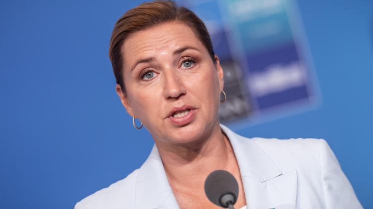 sch-nheitschirurg-bietet-op-an-so-reagiert-mette-frederiksen