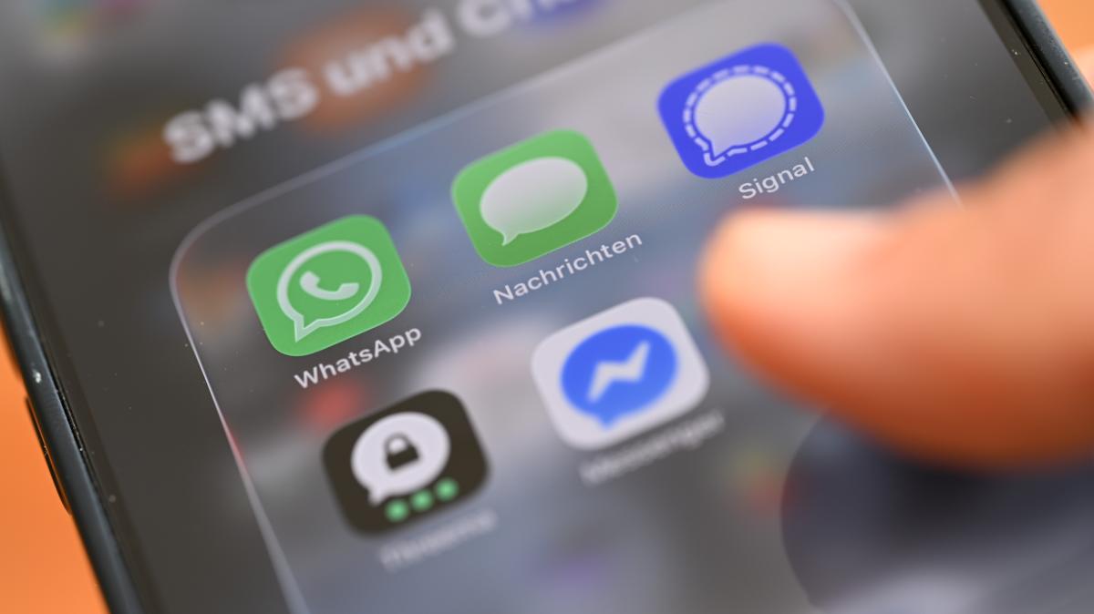 State surveillance: How authorities read WhatsApp and other apps