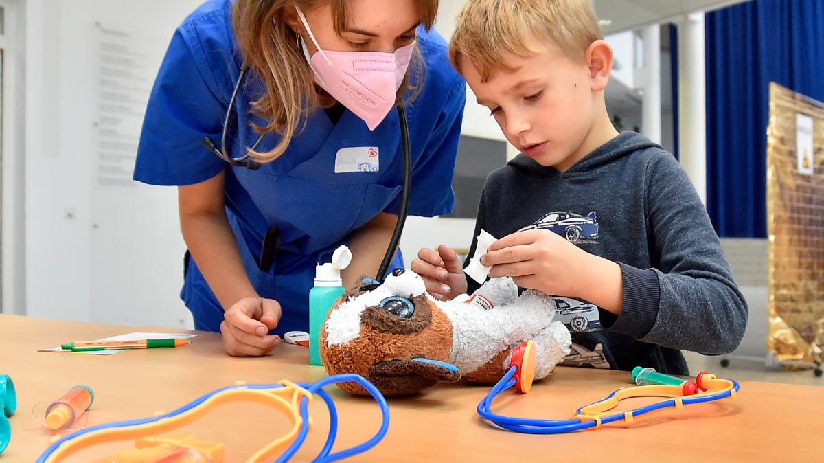 Teddyklinik in Osnabrück: Kinderhospital behandelt Stofftiere