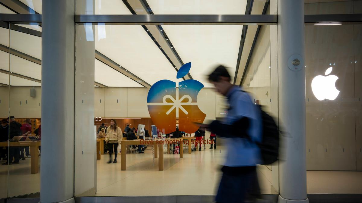 Apple Presents New Products: First Foldable iPhone Expected
