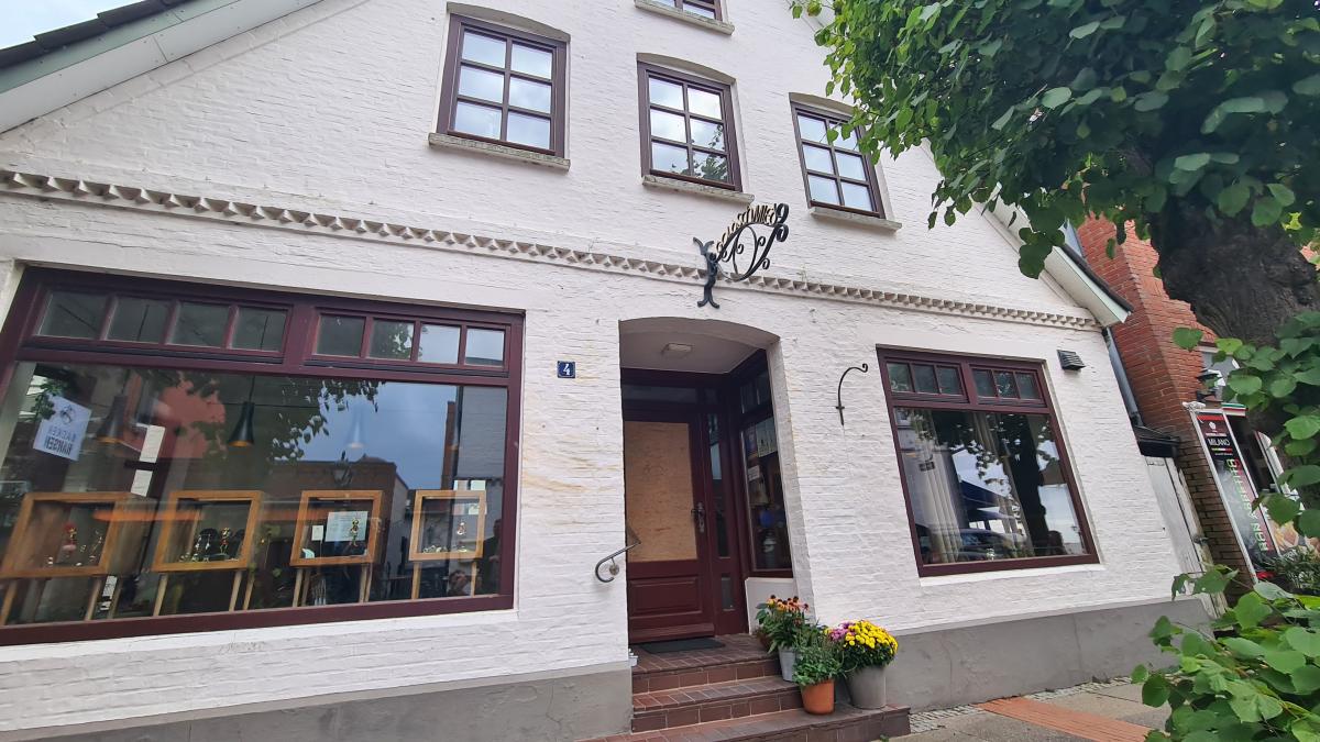 Blitzeinbruch Föhr: Juwelierin sah Täter – Hoher Schaden