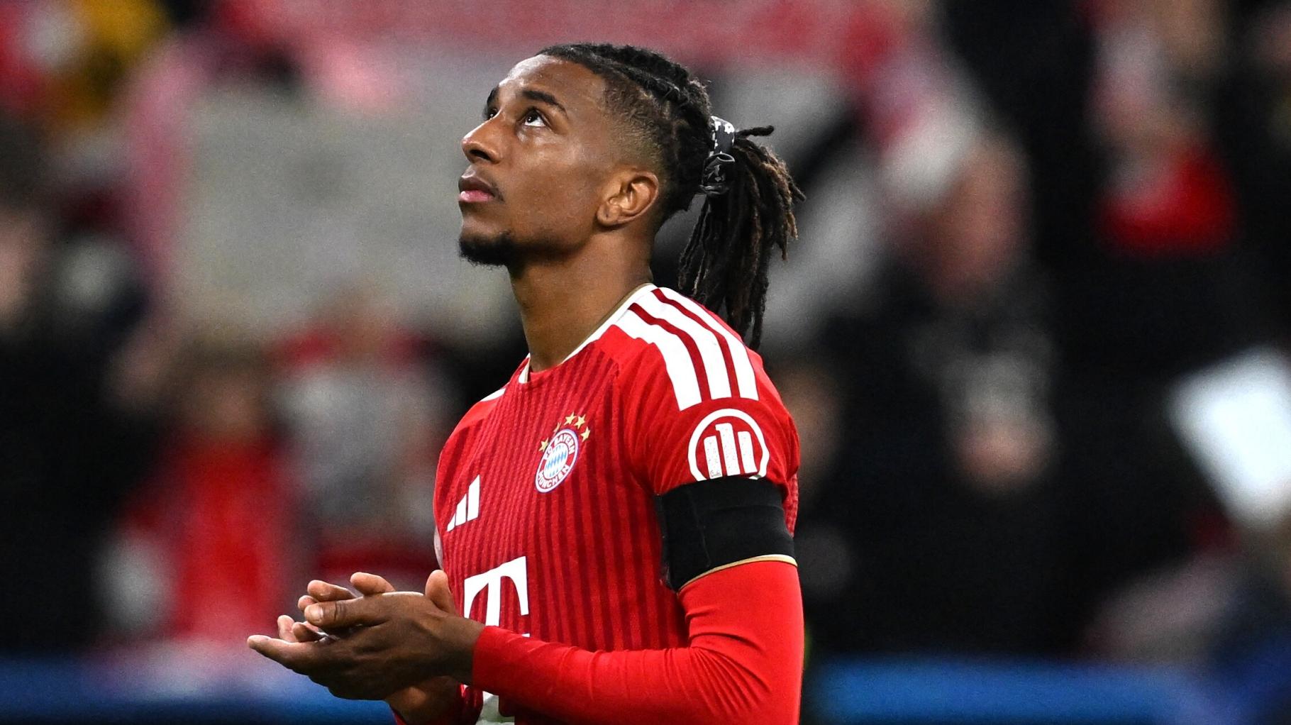 FC Bayern-Star Olise amüsiert mit einsilbigem Interview nach Spiel – so reagiert der Verein