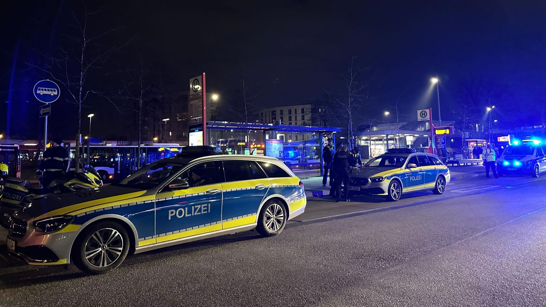 Schüsse auf Linienbus in Hamburg: Hatte der Schütze eine 16-Jährige im Visier?