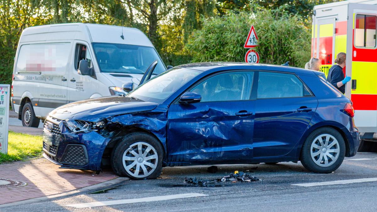 Accident on L267 near Havetoft: Low sun blinds car