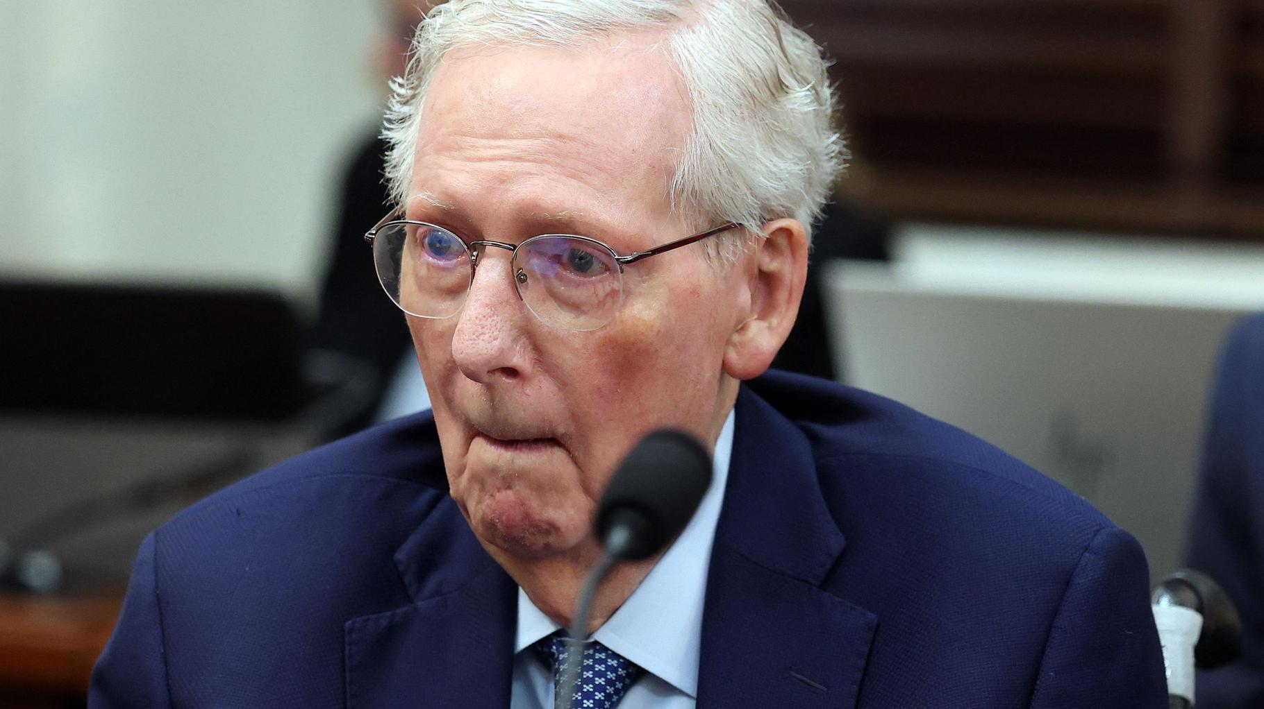 McConnells bizarres Senat-Comeback: US-Senator zeigt sich verwirrt bei einer Abstimmung