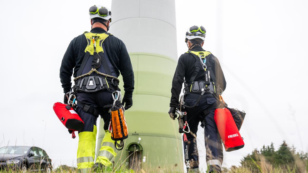 Wind turbine near Handewitt maintained by teams of technicians