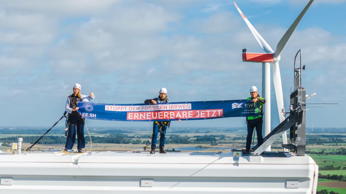 Emmelsbüll-Horsbüll: Wind power protest at wind turbine