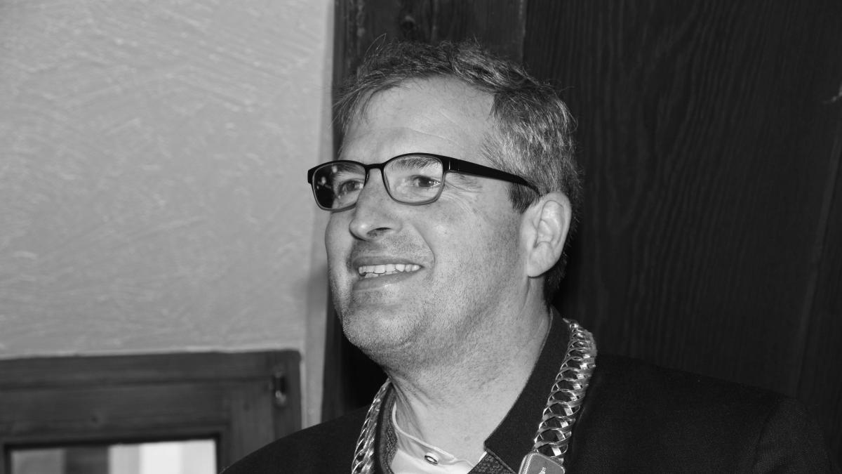 Mayor of Grafing dies after collapsing in the town hall
