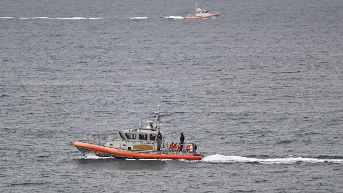 US Coast Guard searches for missing Gulfstream G100 off US East