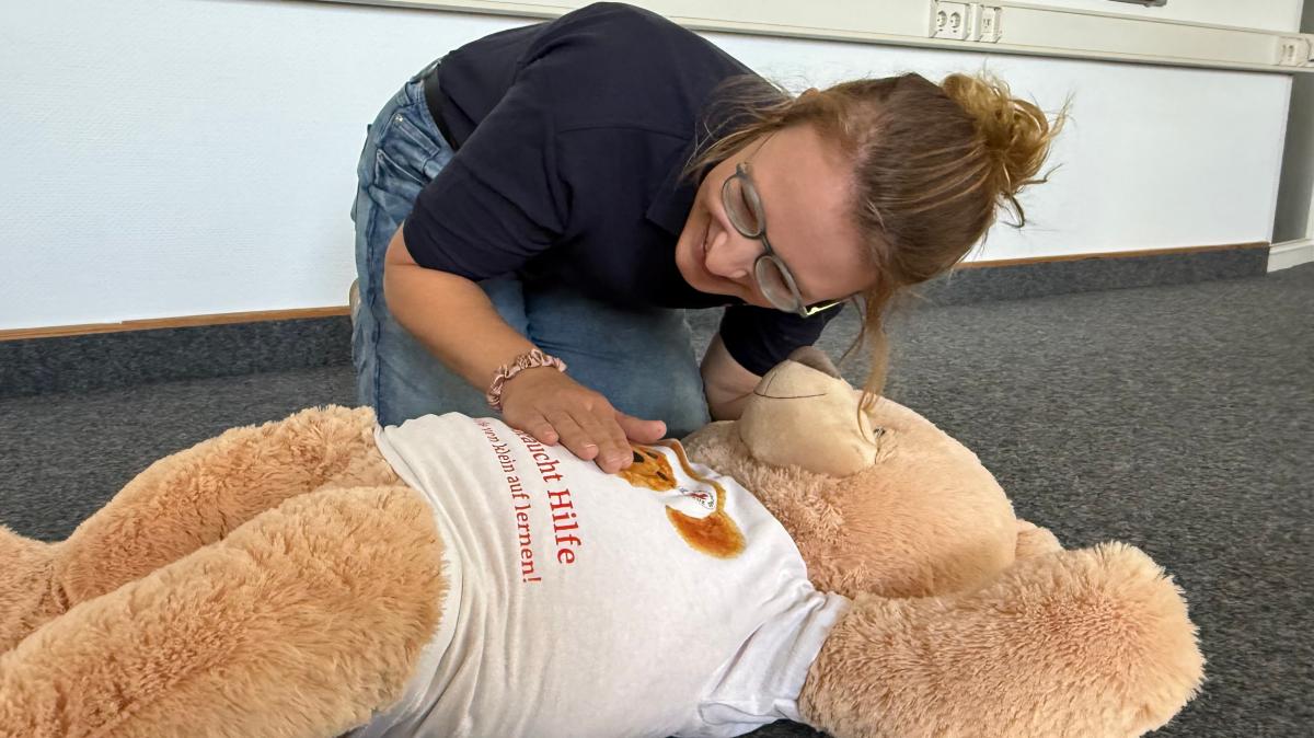 Erste Hilfe für Kinder: Was sie in welchem Alter können sollten