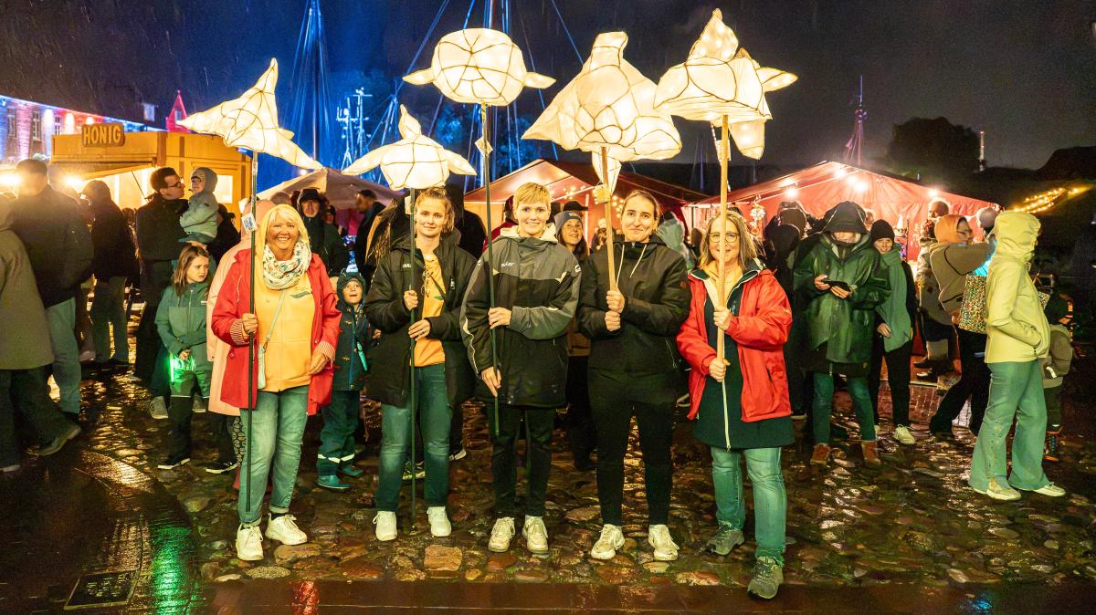 15th Autumn Lights Hooksiel: Harbor shines magically