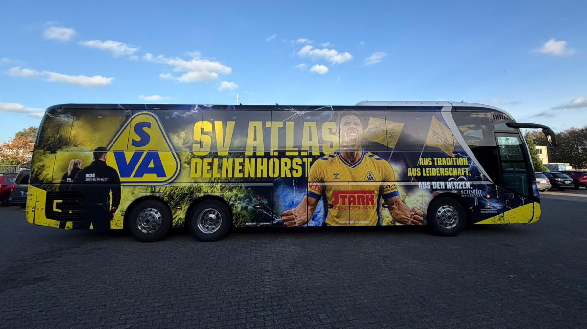 SV Atlas Delmenhorst stellt stolz ersten Mannschaftsbus vor