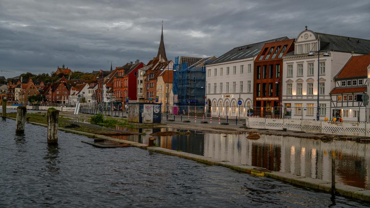 Baltic Sea storm surge in Flensburg: Water level rises to 1.10 meters