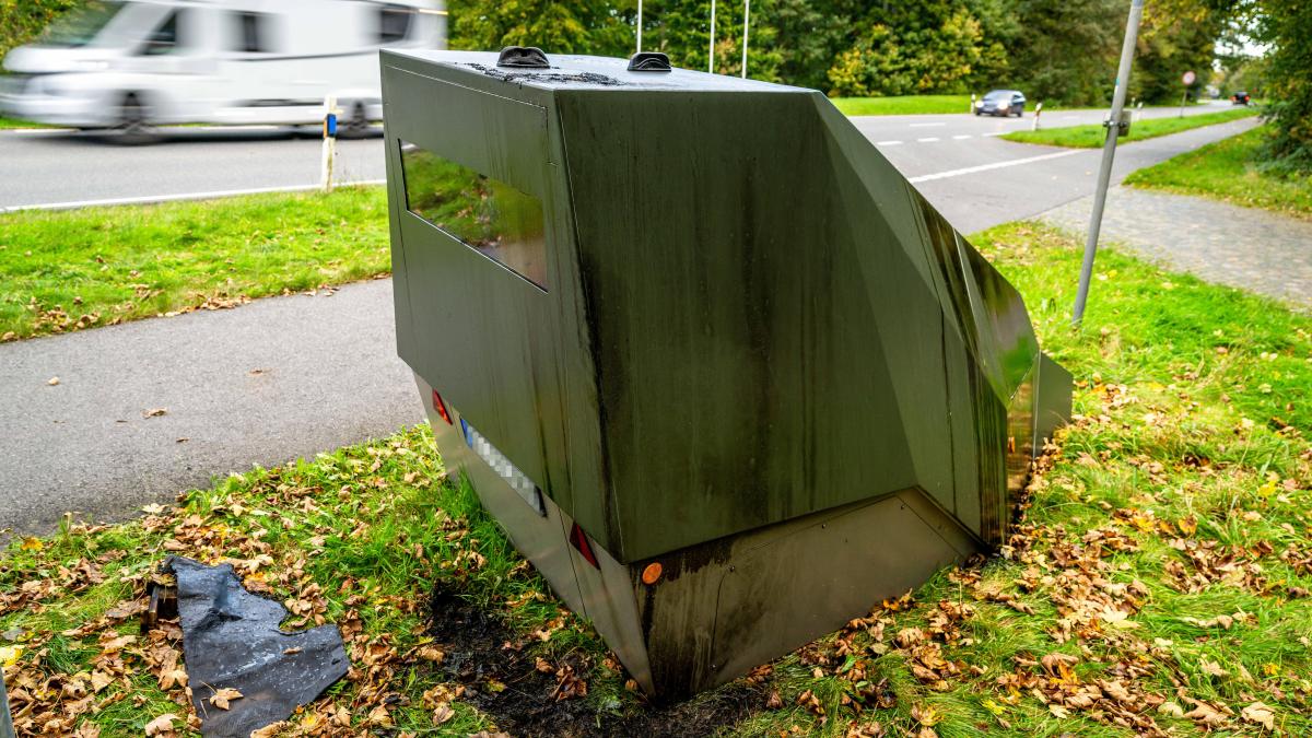 Arson attack fails: Speed camera set on fire near Oeversee