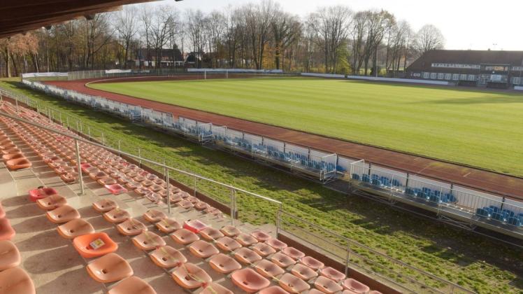 Das Delmenhorster Stadion an der Düsternortstraße bleibt am Samstag leer. Beim FC Oberneuland gab es einen Corona-Fall, das Auftaktspiel des SV Atlas fällt aus.