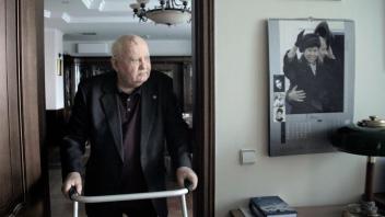 Michail Gorbatschow heute: Überall, ob zu Hause oder in seiner Moskauer Stiftung, befinden sich Porträts seiner verstorbenen Frau Raissa an den Wänden.